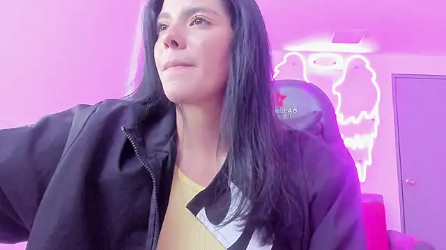 Evelin  thompsson online show from 07-18-26, 03:11