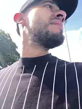 Snapshot of katasanz chatting on 03-10-26, 01:38 katasanz online show from 03-10-26, 01:38