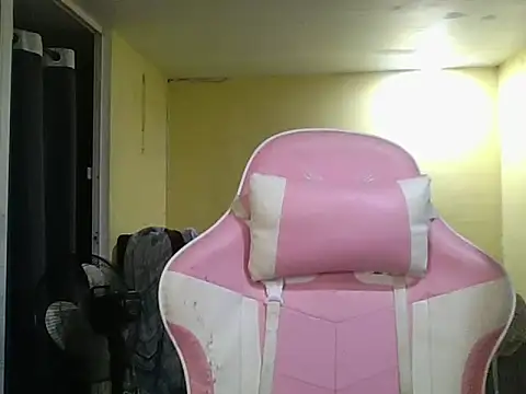 Luna Moonfang online show from 04-19-26, 07:38