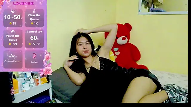 Luna Moonfang online show from 07-28-26, 03:21