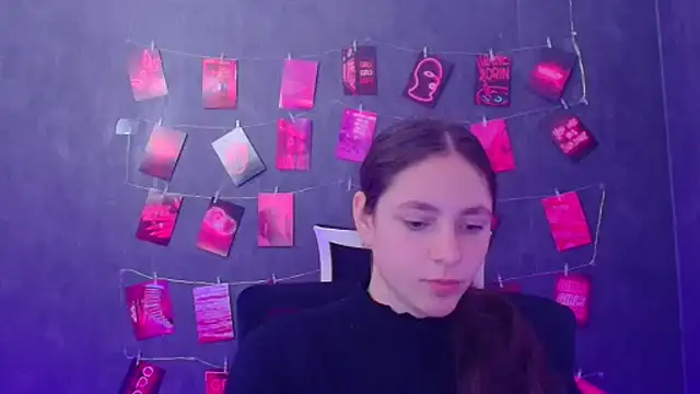 KissMeJulia online show from 03-25-26, 06:25