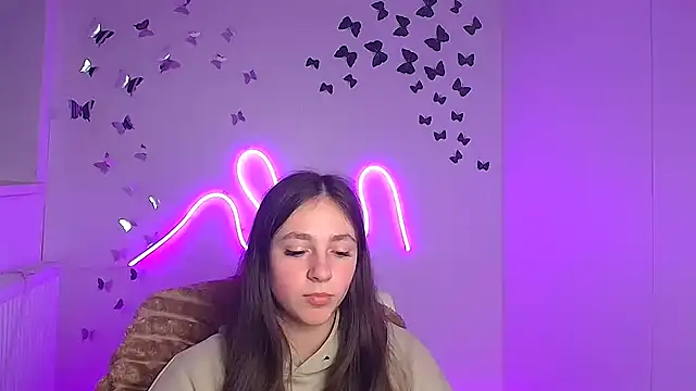 KissMeJulia online show from 04-18-26, 07:58