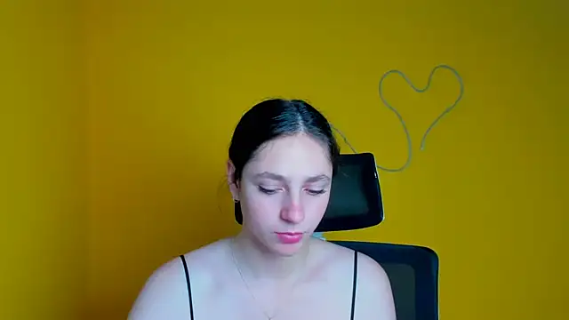 KissMeJulia online show from 05-19-26, 11:16