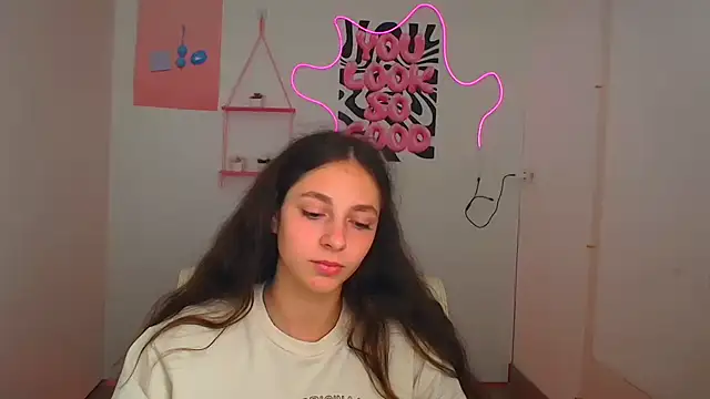 KissMeJulia online show from 08-08-26, 05:42