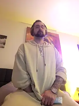 LargeLith online show from 03-06-26, 10:17