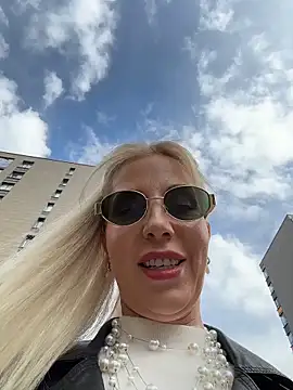 LisaMurr online show from 04-14-26, 10:43