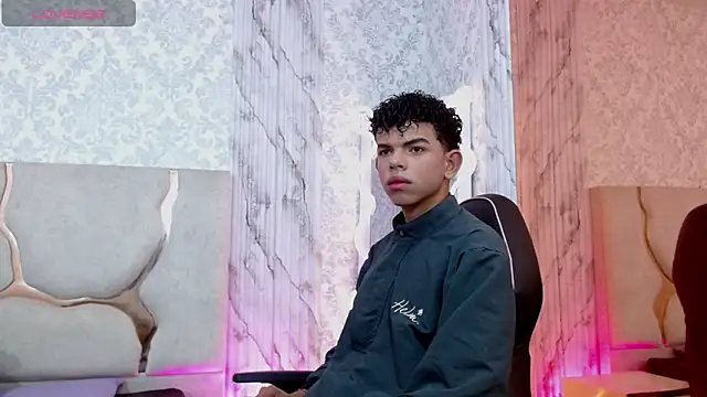 Snapshot of keahi_tay chatting on 03-07-26, 11:40 keahi tay online show from 03-07-26, 11:40