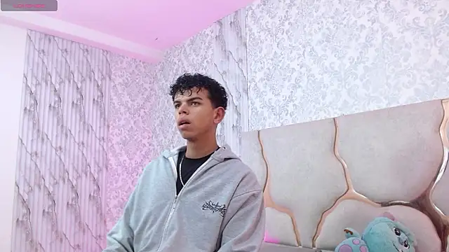 Snapshot of keahi_tay chatting on 03-14-26, 11:37 keahi tay online show from 03-14-26, 11:37