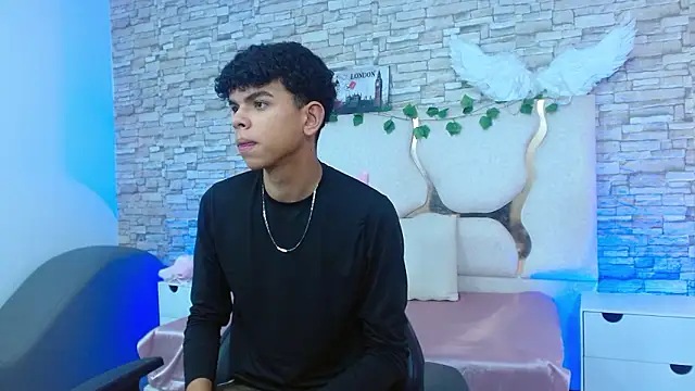 Snapshot of keahi_tay chatting on 03-20-26, 06:57 keahi tay online show from 03-20-26, 06:57