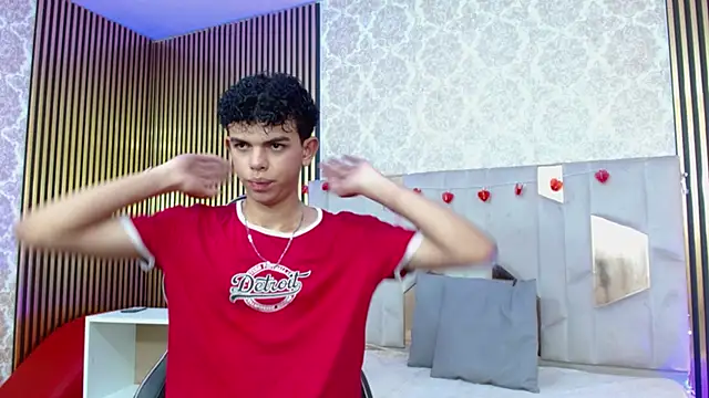 Snapshot of keahi_tay chatting on 03-21-26, 06:00 keahi tay online show from 03-21-26, 06:00