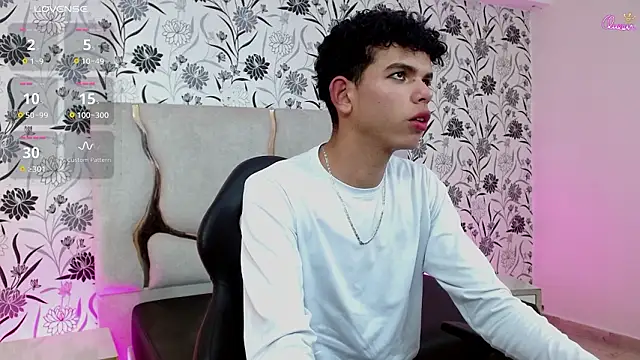 Snapshot of keahi_tay chatting on 03-24-26, 03:44 keahi tay online show from 03-24-26, 03:44