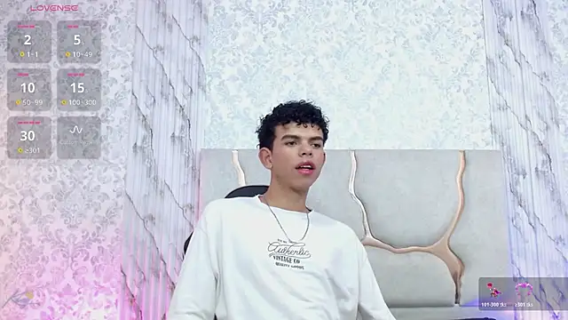 Snapshot of keahi_tay chatting on 03-24-26, 07:30 keahi tay online show from 03-24-26, 07:30