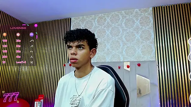 Snapshot of keahi_tay chatting on 03-31-26, 07:36 keahi tay online show from 03-31-26, 07:36