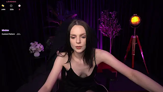 Wild Alice me online show from 04-22-26, 03:02