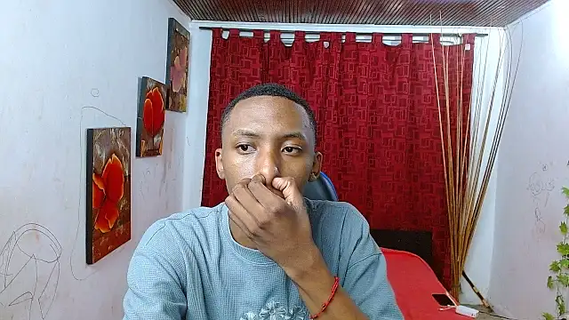 Snapshot of milo018 chatting on 06-16-26, 03:25 milo018 online show from 06-16-26, 03:25