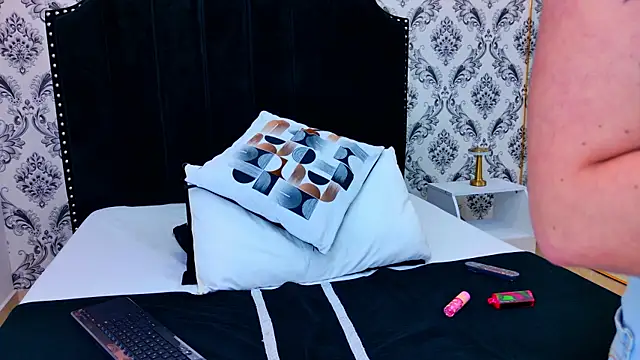 Snapshot of Danni_Night chatting on 02-25-26, 03:16 Danni Night online show from 02-25-26, 03:16