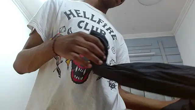 Snapshot of Santiago_Ortiz_ chatting on 03-06-26, 01:40 Santiago Ortiz online show from 03-06-26, 01:40