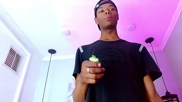 Snapshot of Santiago_Ortiz_ chatting on 03-12-26, 01:50 Santiago Ortiz online show from 03-12-26, 01:50