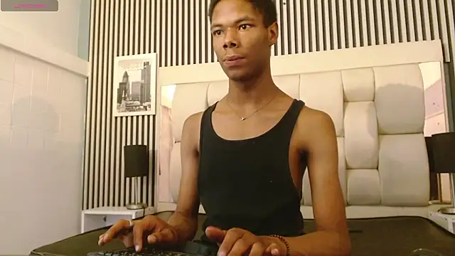 Snapshot of Santiago_Ortiz_ chatting on 03-15-26, 04:13 Santiago Ortiz online show from 03-15-26, 04:13