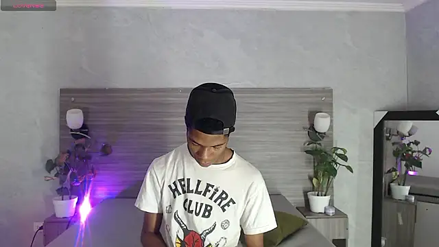 Snapshot of Santiago_Ortiz_ chatting on 03-16-26, 01:59 Santiago Ortiz online show from 03-16-26, 01:59