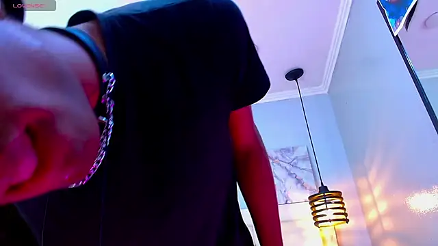 Snapshot of Santiago_Ortiz_ chatting on 04-02-26, 06:27 Santiago Ortiz online show from 04-02-26, 06:27