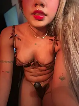 Dulce Sofi  online show from 04-11-26, 11:53