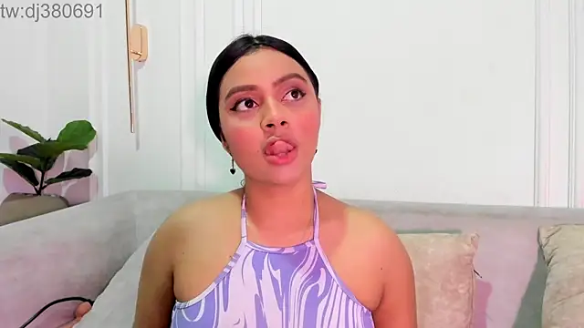 DulceQueen1 online show from 04-08-26, 12:16