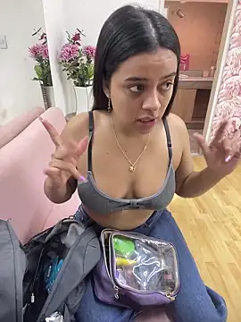 DulceQueen1 online show from 06-01-26, 12:18
