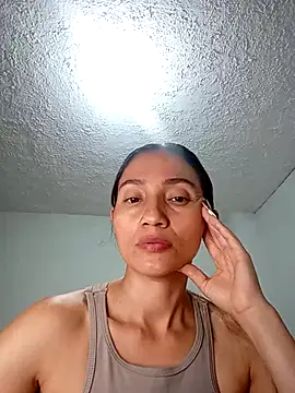 Snapshot of isaa- chatting on 07-18-26, 08:01 isaa- online show from 07-18-26, 08:01
