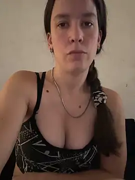 Snapshot of Melu12 chatting on 04-15-26, 04:25 Melu12 online show from 04-15-26, 04:25