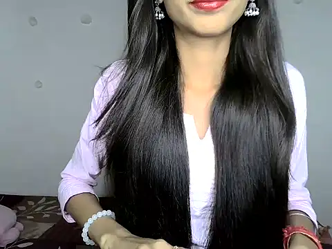 Snapshot of SIKSHA_SINGH chatting on 05-17-26, 06:15 SIKSHA SINGH online show from 05-17-26, 06:15