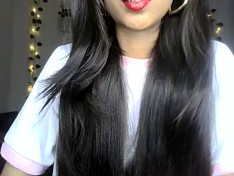 Snapshot of SIKSHA_SINGH chatting on 05-29-26, 06:50 SIKSHA SINGH online show from 05-29-26, 06:50