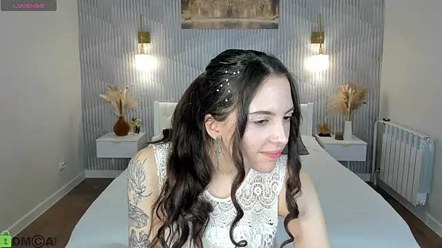 Snapshot of elise_robbie chatting on 03-08-26, 02:04 elise robbie online show from 03-08-26, 02:04