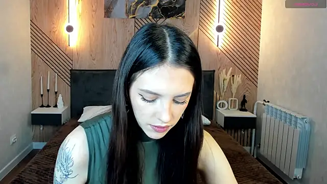 Snapshot of elise_robbie chatting on 03-16-26, 09:13 elise robbie online show from 03-16-26, 09:13