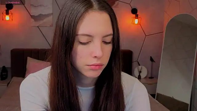 Snapshot of elise_robbie chatting on 03-30-26, 01:06 elise robbie online show from 03-30-26, 01:06