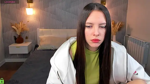 Snapshot of elise_robbie chatting on 04-14-26, 01:00 elise robbie online show from 04-14-26, 01:00