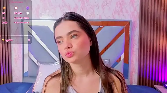 LittleeSara18 online show from 05-19-26, 11:16