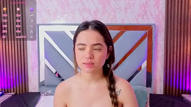 LittleeSara18 online show from 05-22-26, 11:16