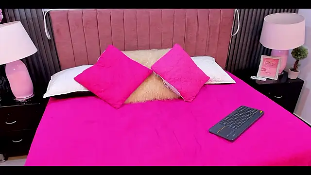 Emily  Stef online show from 03-06-26, 07:21