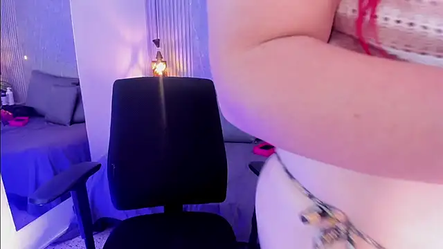 Snapshot of Eva_milfxxx chatting on 03-26-26, 01:33 Eva milfxxx online show from 03-26-26, 01:33