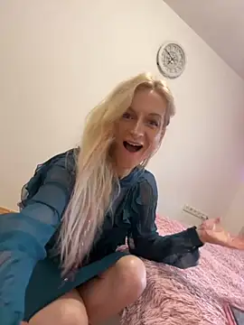 Snapshot of Faiiry_ chatting on 03-16-26, 04:51 Faiiry online show from 03-16-26, 04:51