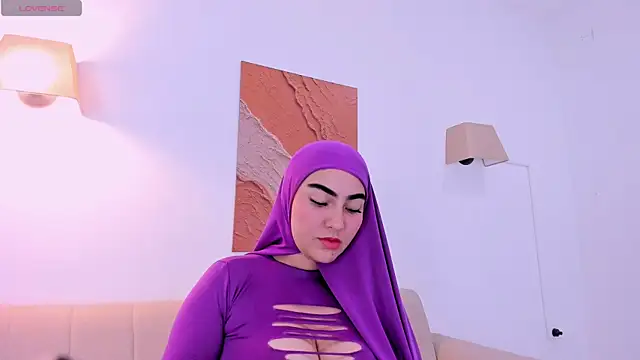 Snapshot of Malika_Noor chatting on 07-11-26, 02:42 Malika Noor online show from 07-11-26, 02:42