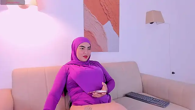 Snapshot of Malika_Noor chatting on 07-16-26, 02:34 Malika Noor online show from 07-16-26, 02:34