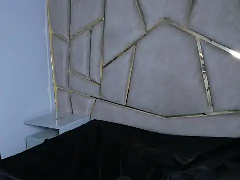 Snapshot of Blue_Vely chatting on 02-19-26, 04:14 Blue Vely online show from 02-19-26, 04:14