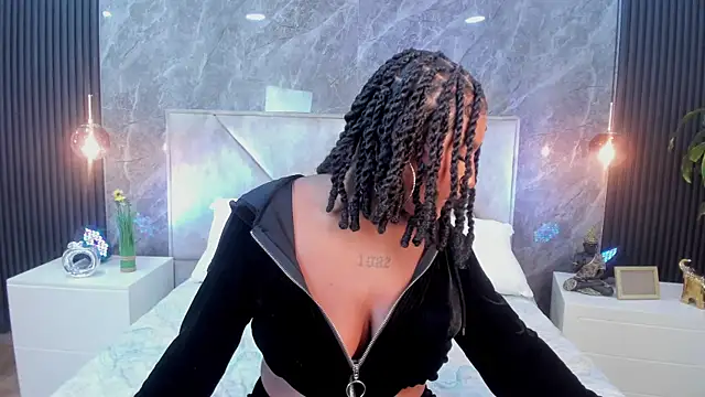 Emma Dancer online show from 04-05-26, 01:19