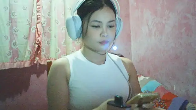 Snapshot of DessertFlower chatting on 04-24-26, 03:42 DessertFlower online show from 04-24-26, 03:42