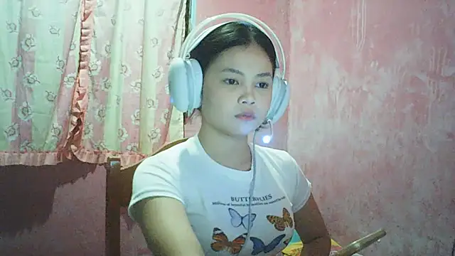 Snapshot of DessertFlower chatting on 04-29-26, 02:15 DessertFlower online show from 04-29-26, 02:15