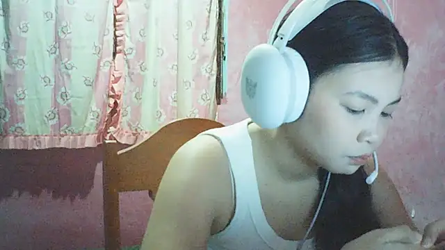 Snapshot of DessertFlower chatting on 05-03-26, 03:45 DessertFlower online show from 05-03-26, 03:45