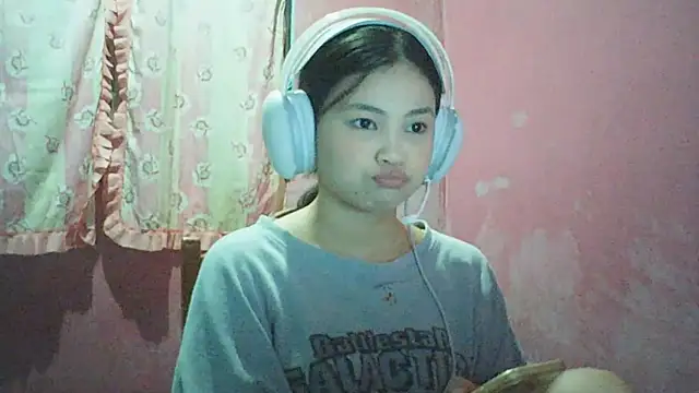 Snapshot of DessertFlower chatting on 05-11-26, 03:45 DessertFlower online show from 05-11-26, 03:45