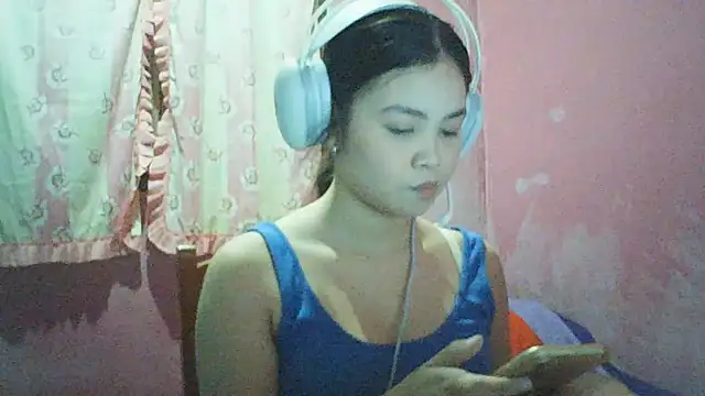 Snapshot of DessertFlower chatting on 05-13-26, 02:31 DessertFlower online show from 05-13-26, 02:31